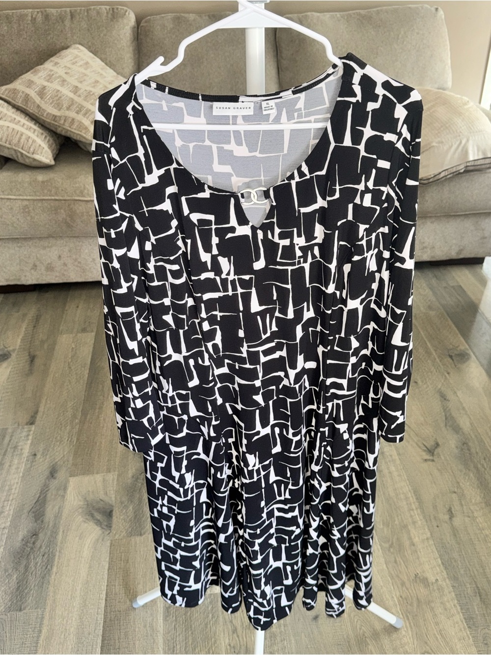 Susan Graver Black & White Geometric Keyhole Tunic